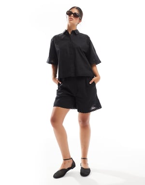 ASOS DESIGN premium boxy skjorta med utskärningsdetaljer i svart