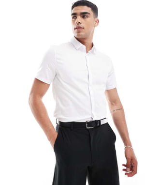 ASOS DESIGN slim satängskjorta med kort ärm i vit
