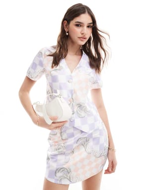 ASOS DESIGN satin skjorta i lila rutmönster