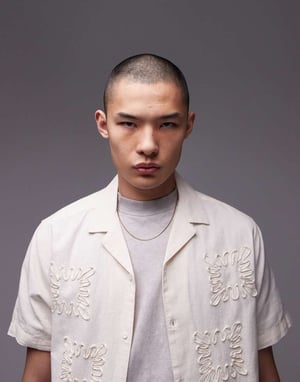 Topman koord kortärmad regular fit broderad skjorta i off-white