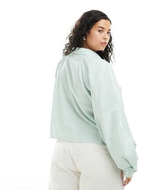 ASOS DESIGN Curve spliced detail volymärmskjorta i grönrandig