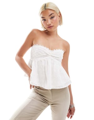 Labelrail x Olivia Grace Herring broderad bandeau smocktopp i vitt