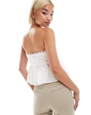 Labelrail x Olivia Grace Herring broderad bandeau smocktopp i vitt