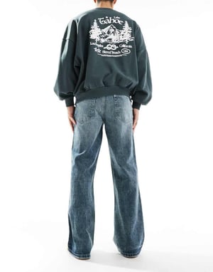 ASOS DESIGN vida utställda jeans i gråblå tvätt
