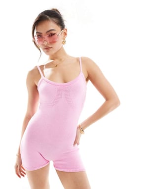 Missyempire stickad cami jumpsuit i rosa