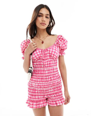 ASOS DESIGN elastisk kanalspetskant rosett jumpsuit i rosa rutig