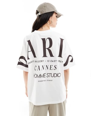 ASOS DESIGN oversized t-shirt med Paris-staplad rygggrafik i krämfärg
