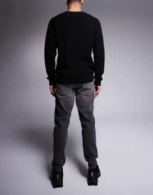 ASOS DESIGN tapered jeans med vintage ton i tvättad svart