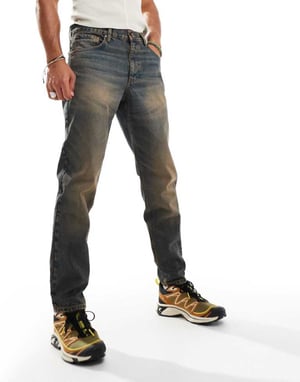 ASOS DESIGN tapered fit jeans i blåtvätt med nyans