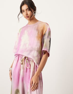 ASOS EDITION satinblus med kort ärm i djärv akvarelltryck