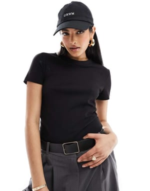 Weekday Frida 90-tals passform t-shirt i svart