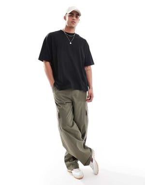 ASOS DESIGN tung oversized t-shirt med rullärm i svart