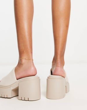 Public Desire Bred Passform Sabeena klackskor i off-white
