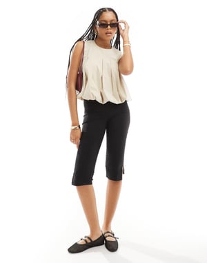 ASOS DESIGN ärmlös topp med puffkjol i krämfärg