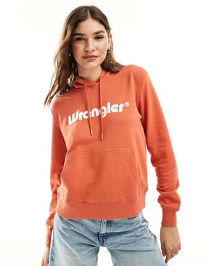 Wrangler logotröja med framsydd logga i bränd röd