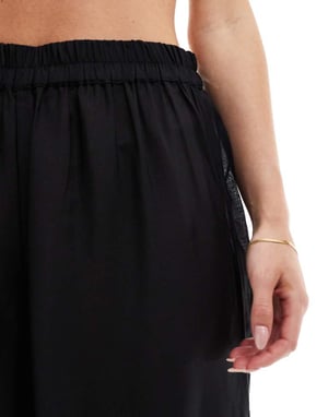 Vero Moda Petite strandbyxa svart
