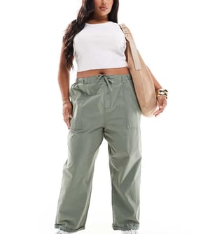 ASOS DESIGN Curve utilitybyxor i tvättad khaki