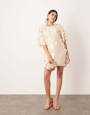 ASOS EDITION pyntad matt disc paljett t-shirt mini klänning i off-white