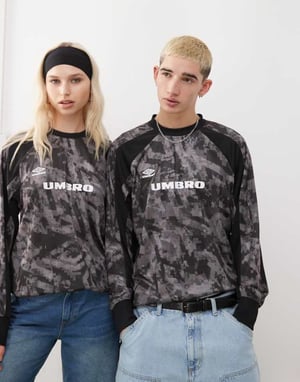 Umbro printed long sleeve jersey t-shirt in black