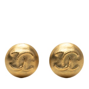 Pre-owned Cc Gold Plated Round Clip On Earrings