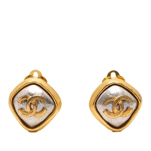 Pre-owned Cc Gold Plated Diamond Shape Clip On Earrings