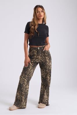 WIDE LEG LEOPARD PRINT JEAN