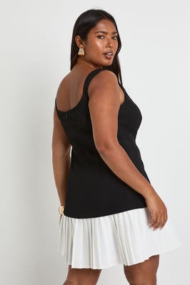 Plus Contrast Pleated Hem Dress