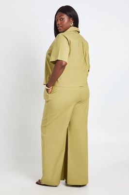Plus Linen Boxy Short Sleeve Shirt