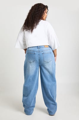 Plus Mid Waist Barrel Jean