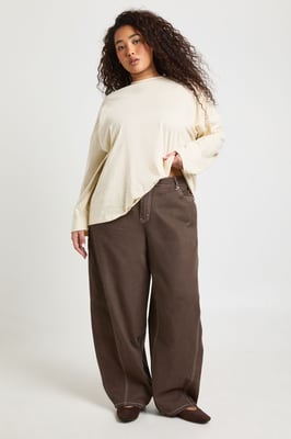Plus Mid Waist Barrel Jean