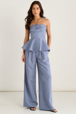 Blå peplum-top med bardotränder