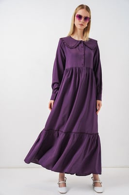Maxi-jurk met babykraag en knoopsluiting