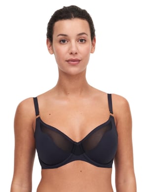 C10M10 Chantelle Pure Light Moulded Bra