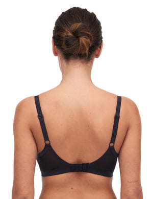 C10M10 Chantelle Pure Light Moulded Bra