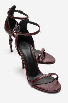 Yelena Pump met Enkelbandje en Stilettohak