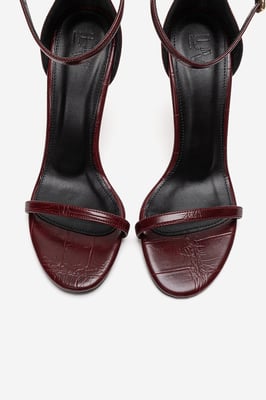 Yelena Pump met Enkelbandje en Stilettohak