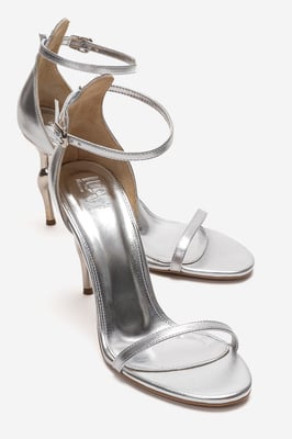 Yelena Pump met Enkelbandje en Stilettohak