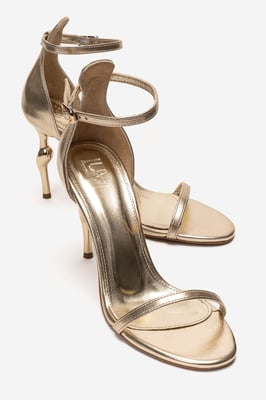 Yelena Pump met Enkelbandje en Stilettohak