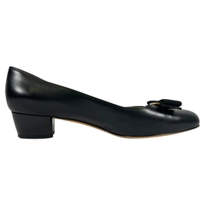 Ferragamo Vara Bow 30 Pumps in Black Calf Leather