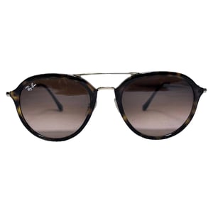 Ray Ban RB4253 pilotenzonnebril met dubbele brug in bruin acetaat.