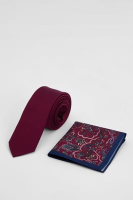Burgundy Plain Tie and Paisley Pocket Square