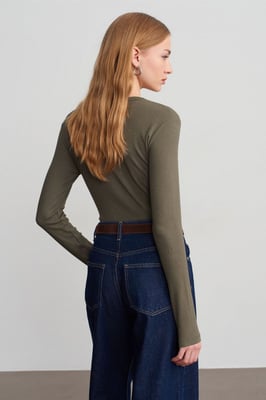Ribbad Crew Neck Knappblus