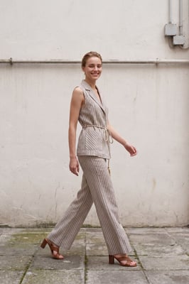 Gestreepte mouwloze top en wijde broek set