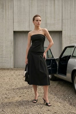 Strapless Blouse en Hoge Taille Midi Rok Set