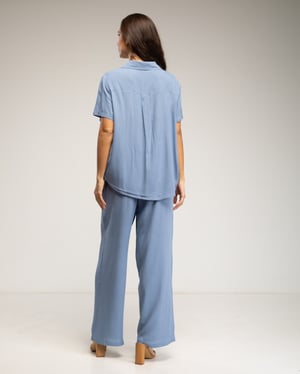 Set van overhemd con korte mouwen en elastische broek met zakken