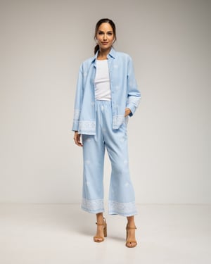 Set van geborduurd overhemd en broek, met elastische taille en zakken