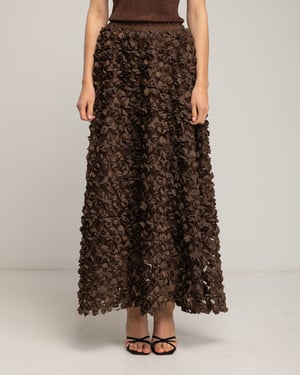 Lange A-lijn rok van organza met bloemen en een elastische taille.