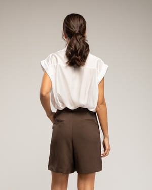 Blouse met korte mouwen en geborduurde bies
