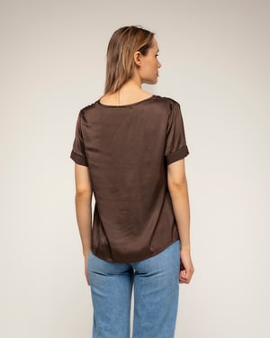 T-shirt met korte mouwen en V-hals van zijde