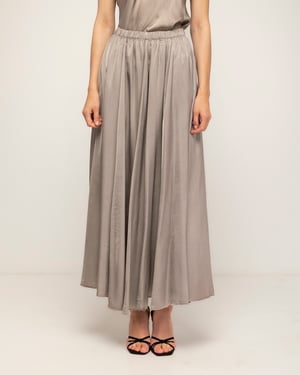 Lange uitlopende rok met elastische taille